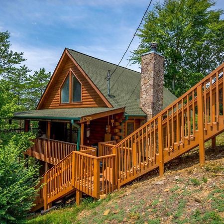Inviting Sevierville Cabin With Deck And Hot Tub! Kültér fotó
