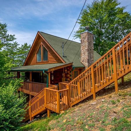 Inviting Sevierville Cabin With Deck And Hot Tub! Kültér fotó