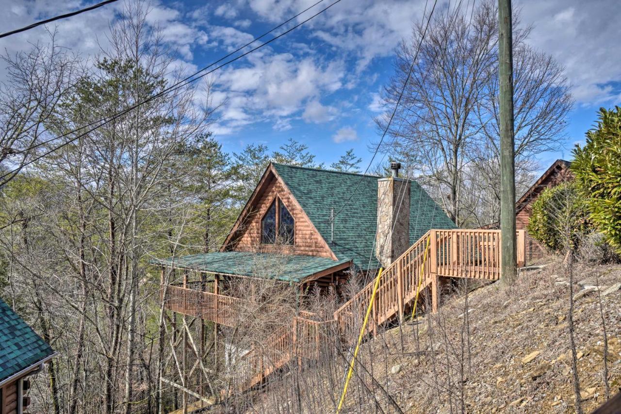 Inviting Sevierville Cabin With Deck And Hot Tub! Kültér fotó