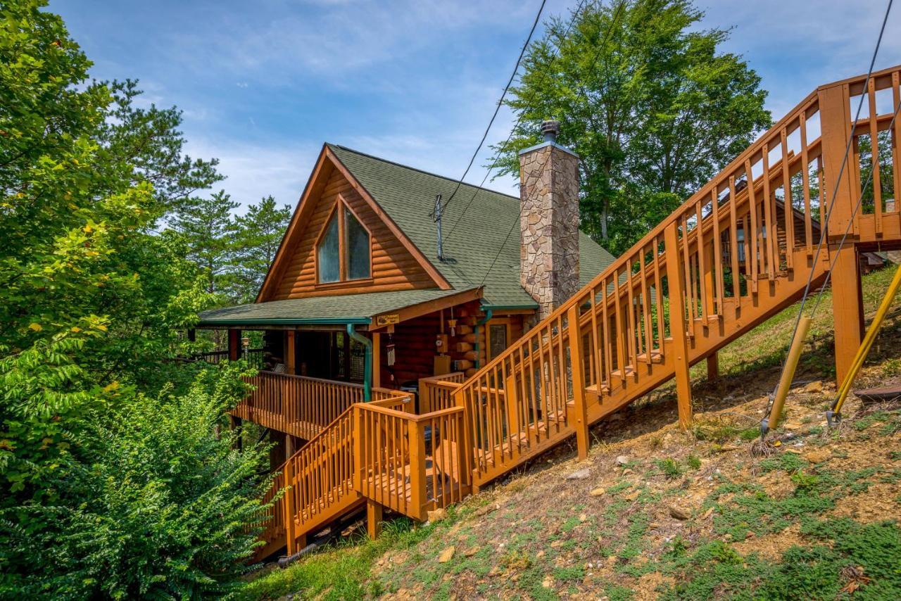 Inviting Sevierville Cabin With Deck And Hot Tub! Kültér fotó